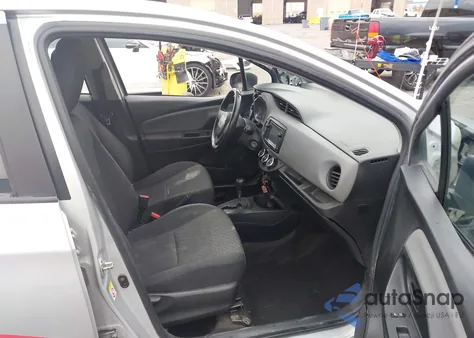 2015 Toyota Yaris L z USA, uszkodzony, nr VIN VNKKTUD31FA038794